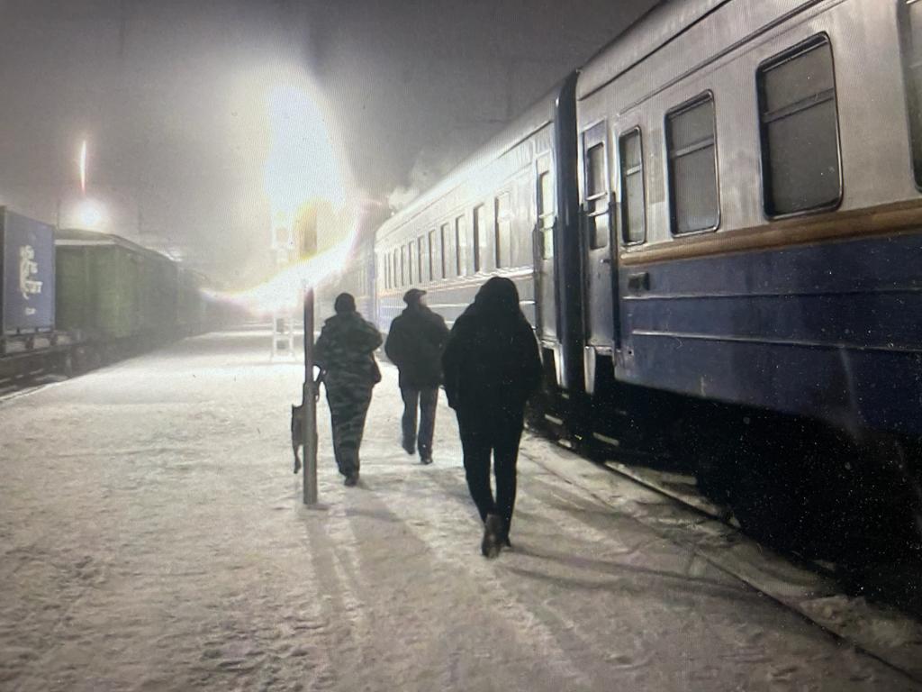 В Новосибирске задержали проводника, провозившего нелегальные сигареты